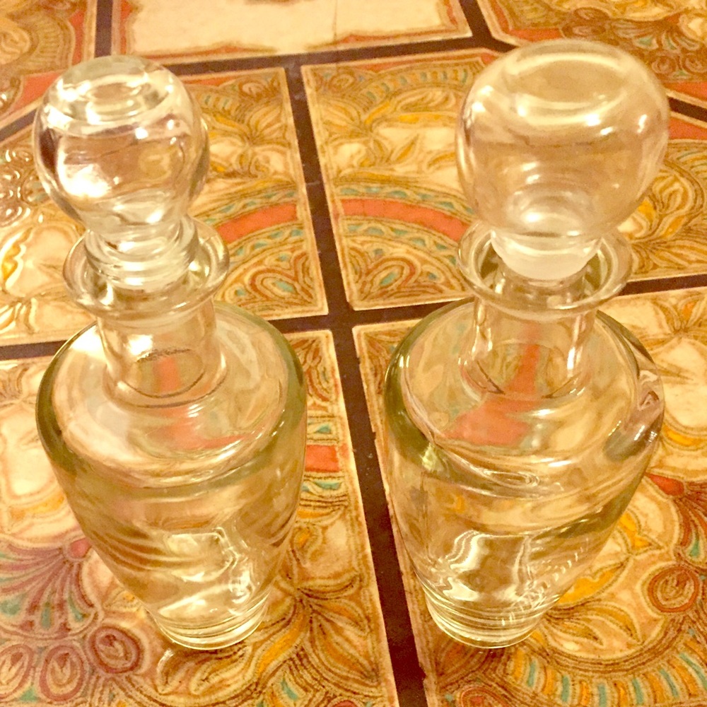 ❤️Two glass Apothecary clear bottles